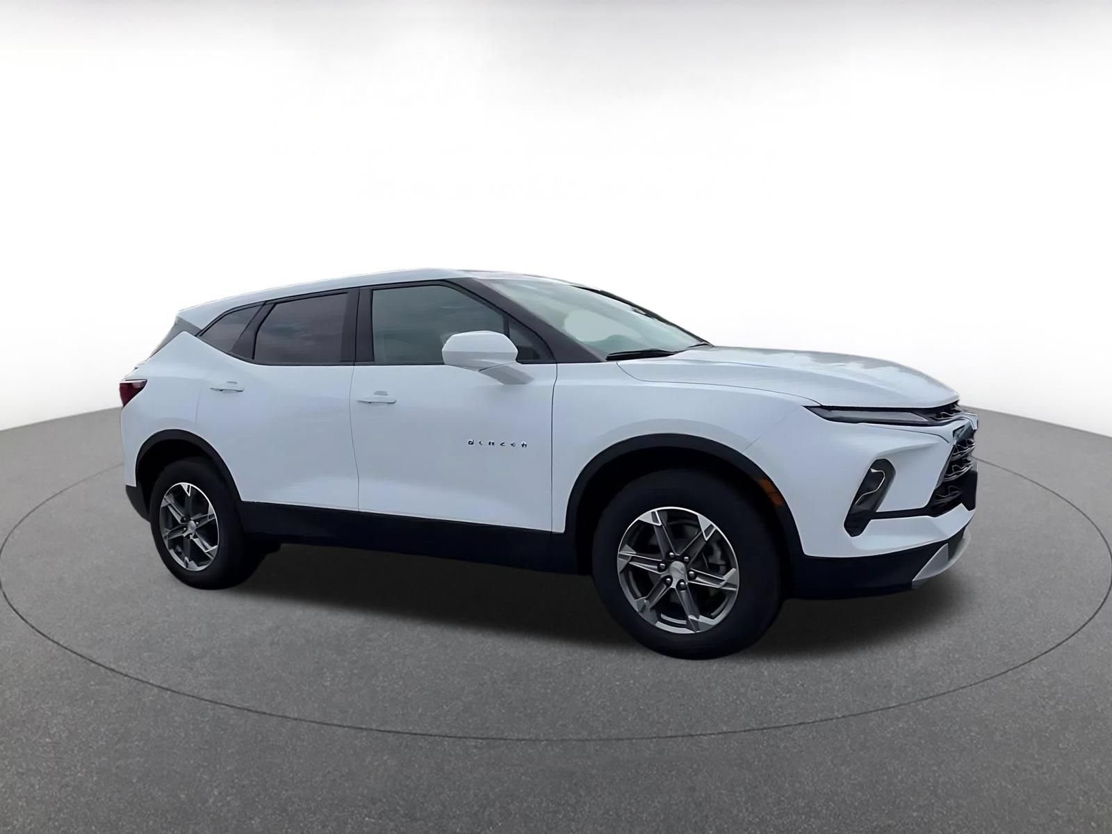 Used 2025 Chevrolet Blazer LT FWD video 2