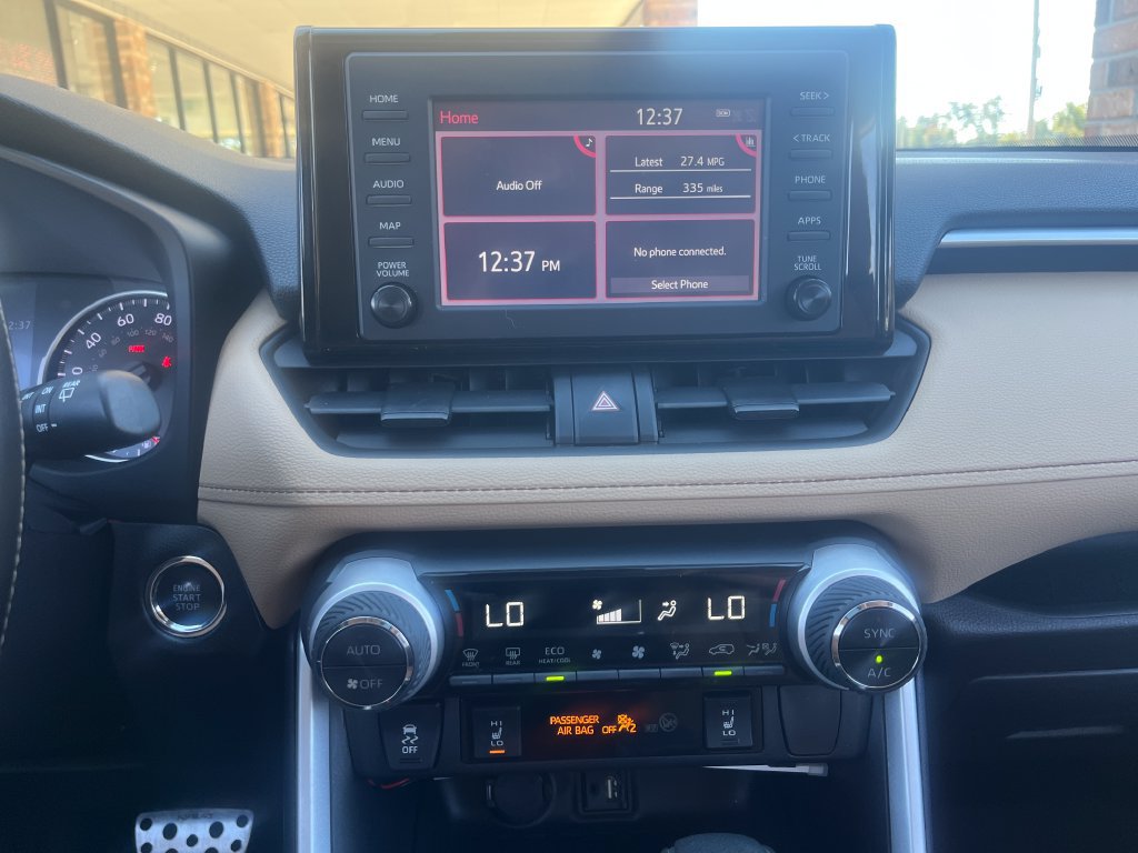 Used 2019 Toyota RAV4 XLE w/ Convenience Package FWD image 19