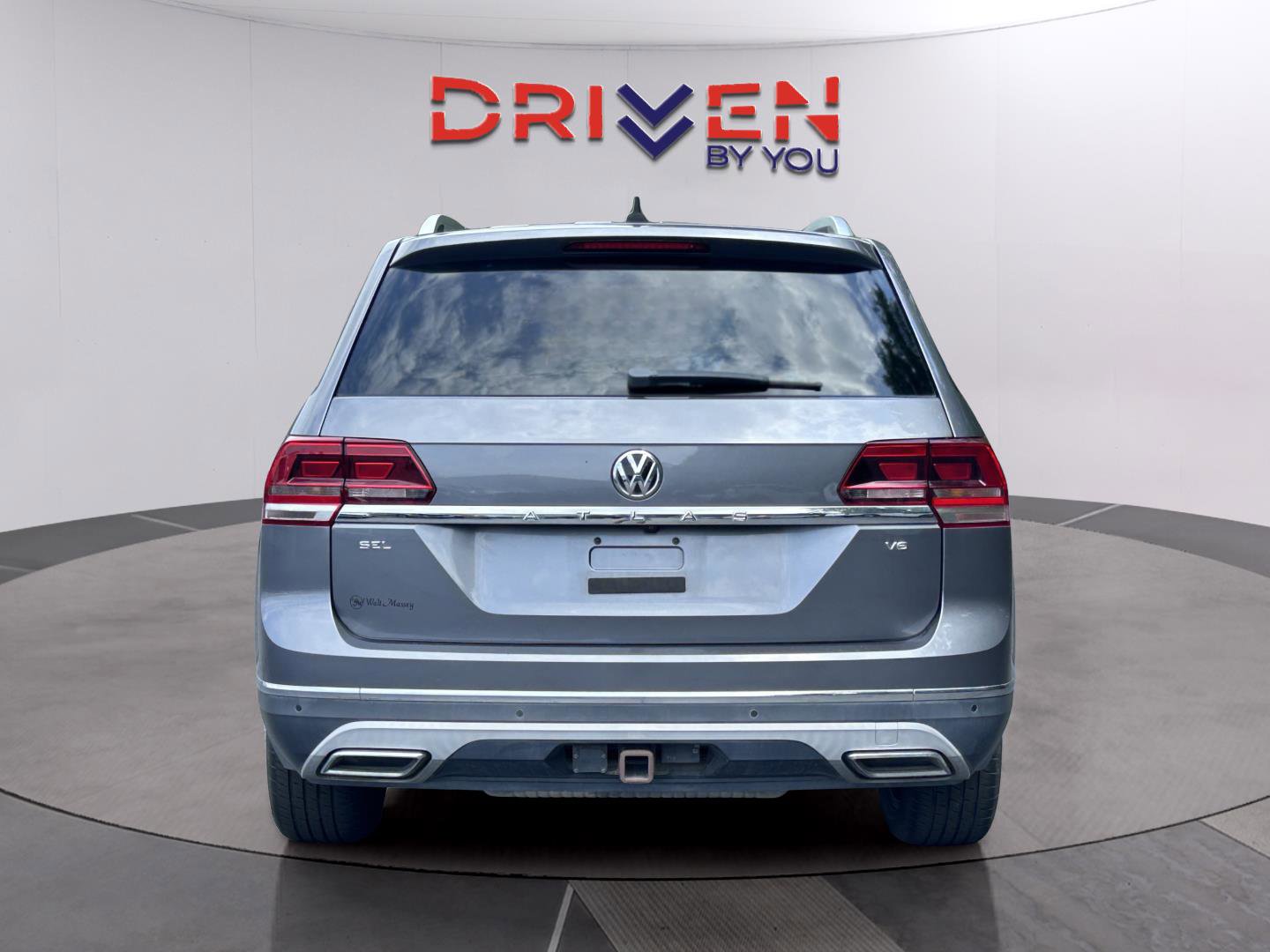 Used 2018 Volkswagen Atlas SEL FWD image 4