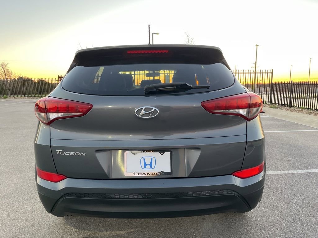 Used 2018 Hyundai Tucson SE w/ Cargo Package image 5