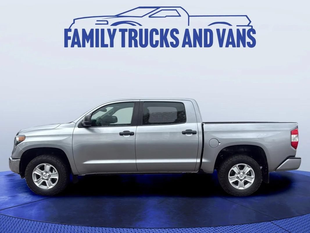 Used 2020 Toyota Tundra SR5 w/ SR5 Convenience Package AWD/4WD image 2