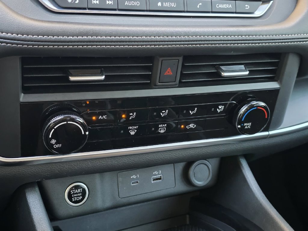 Used 2023 Nissan Rogue S FWD image 18