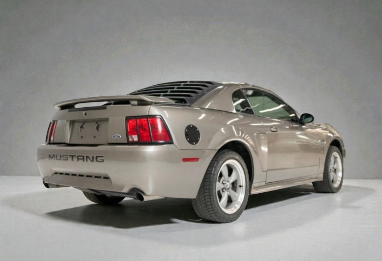 Used 2002 Ford Mustang GT RWD image 2