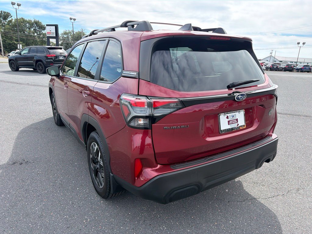 Certified 2025 Subaru Forester Premium AWD/4WD image 3