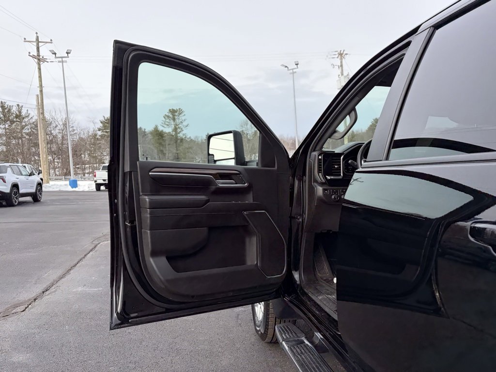 Used 2024 Chevrolet Silverado 2500 LT image 11