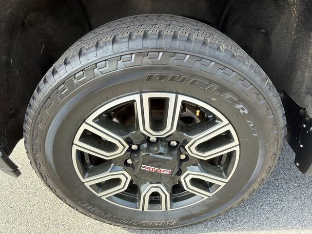 Used 2022 GMC Sierra 2500 AT4 w/ AT4 Premium Plus Package image 11