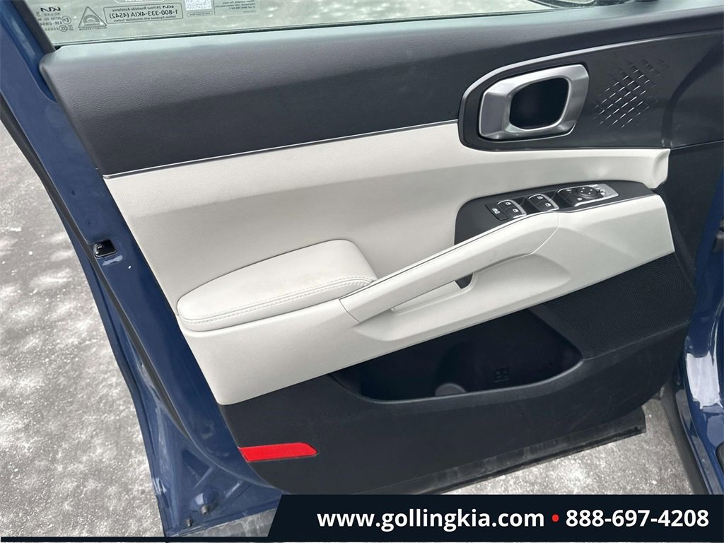 Certified 2024 Kia Sorento S w/ Panoramic Sunroof Package image 14