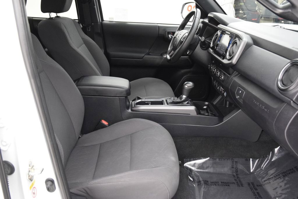 Used 2019 Toyota Tacoma TRD Sport w/ Technology Package AWD/4WD image 14