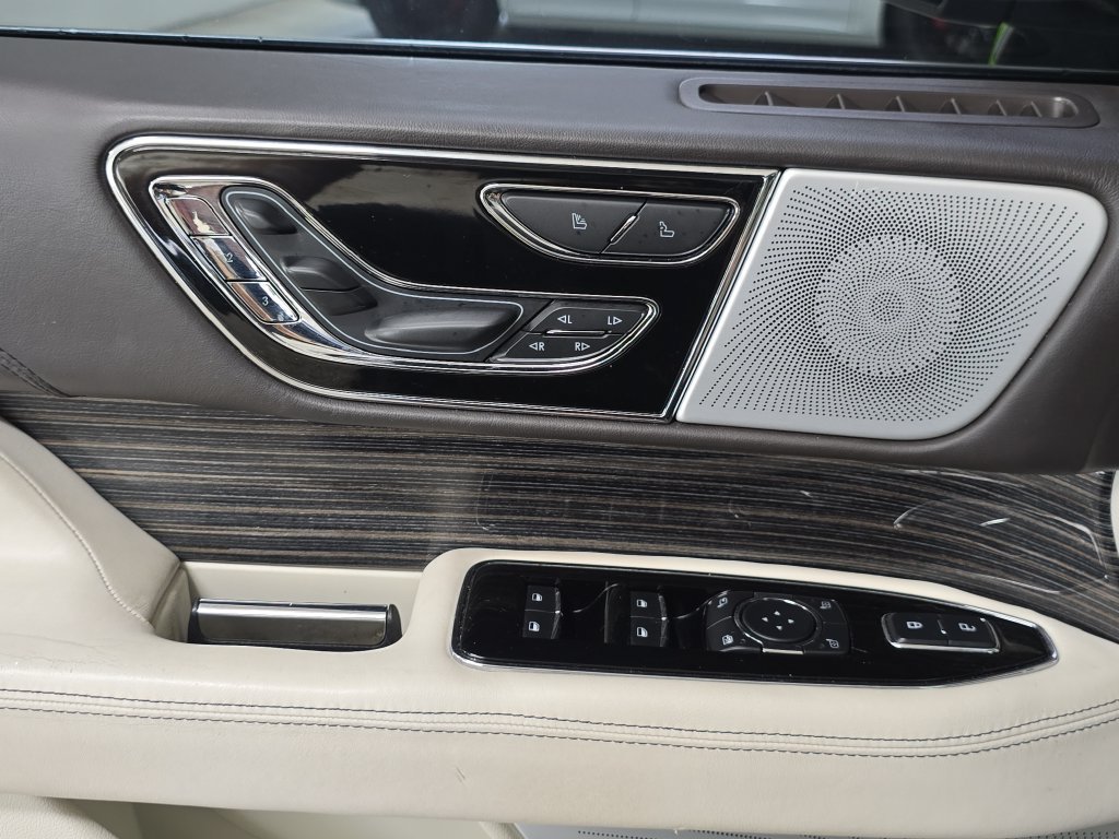 Used 2022 Lincoln Navigator L Black Label AWD/4WD image 28