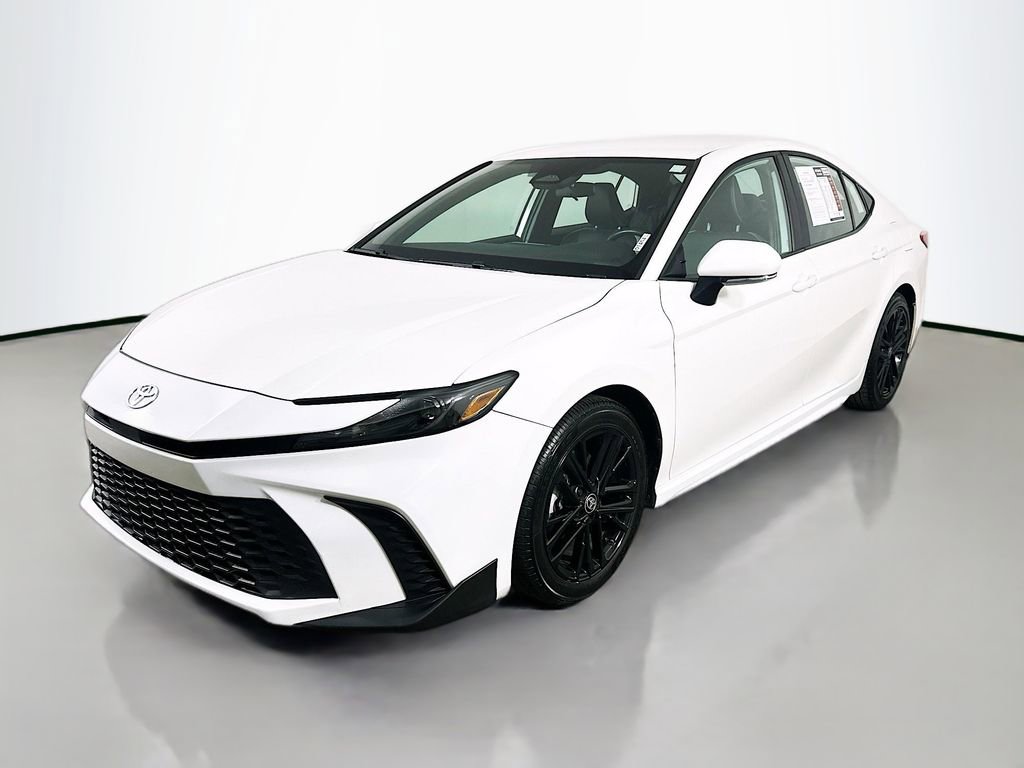 Used 2025 Toyota Camry SE FWD video 3