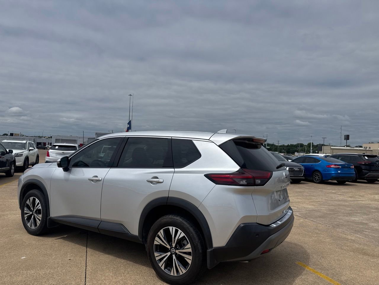 Certified 2021 Nissan Rogue SV FWD image 12