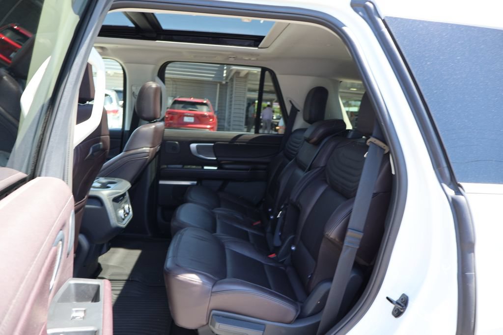 New 2025 Ford Expedition Platinum w/ Platinum Ultimate Package AWD/4WD image 21