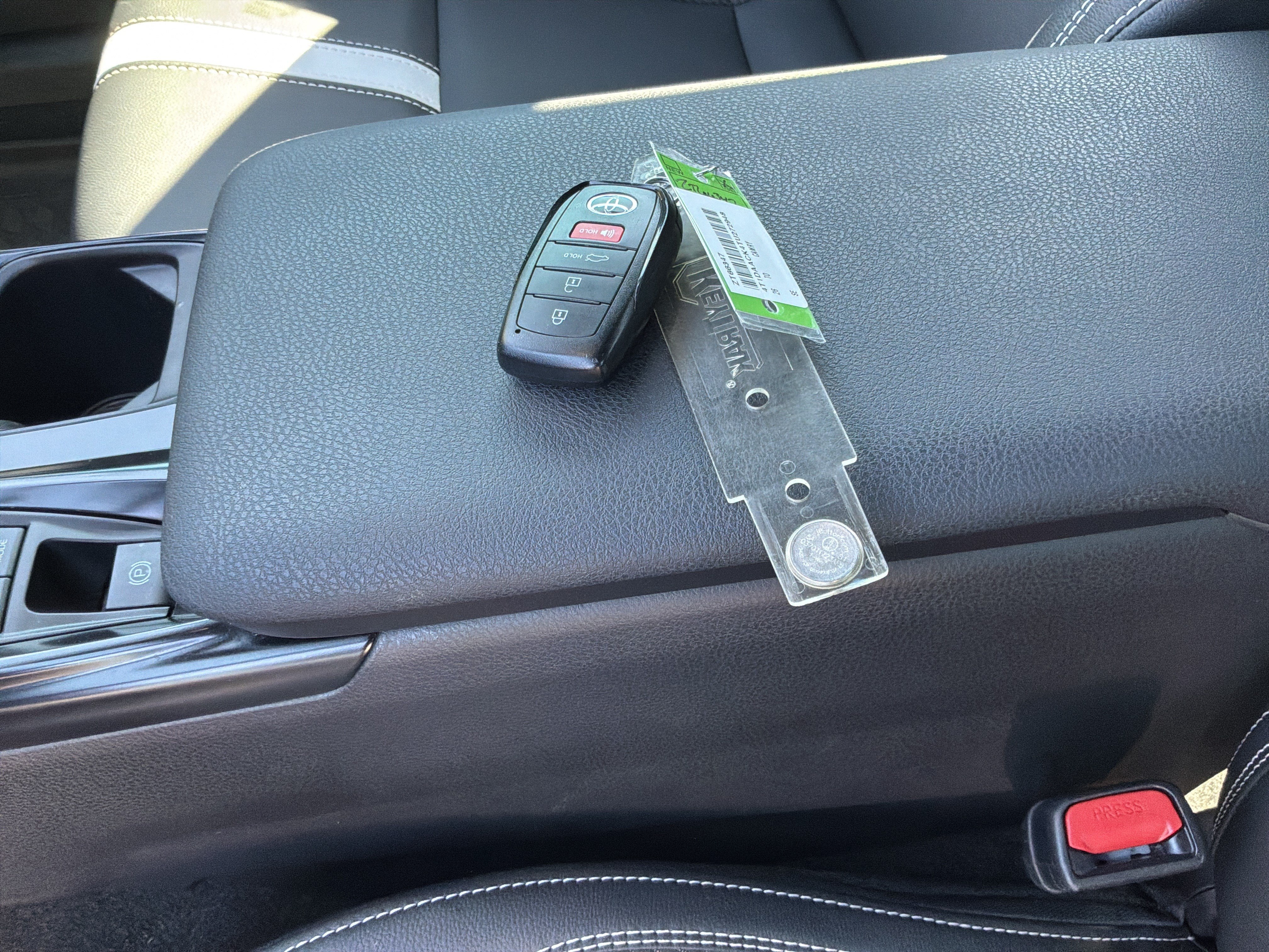 Used 2026 Toyota Camry SE FWD image 35