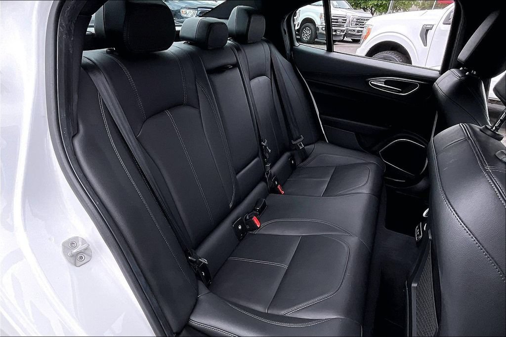 Used 2022 Alfa Romeo Giulia Sprint AWD/4WD image 25