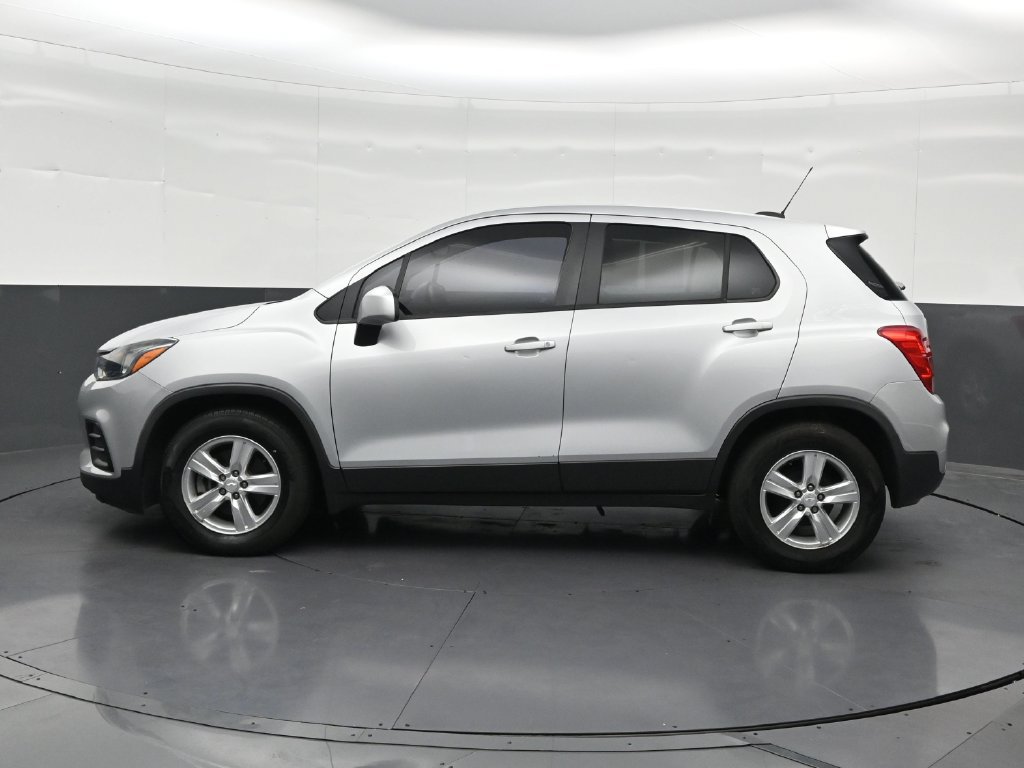 Used 2020 Chevrolet Trax LS FWD image 2