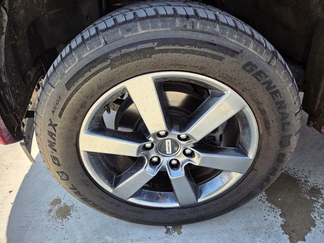 Used 2017 Ford F150 Lariat w/ Equipment Group 502A Luxury AWD/4WD image 24