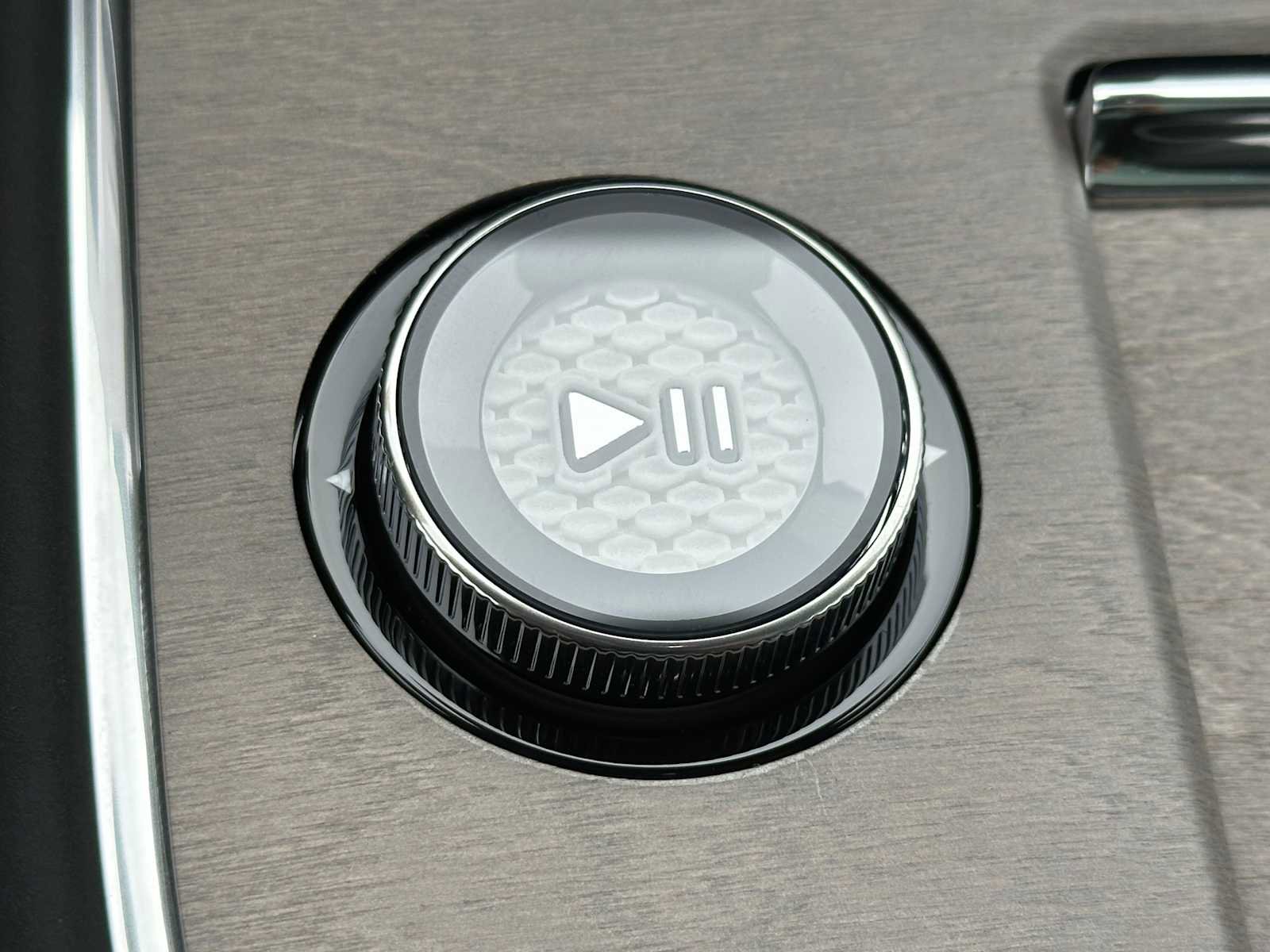 New 2025 Volvo EX90 Ultra w/ Protection Package Premier image 35