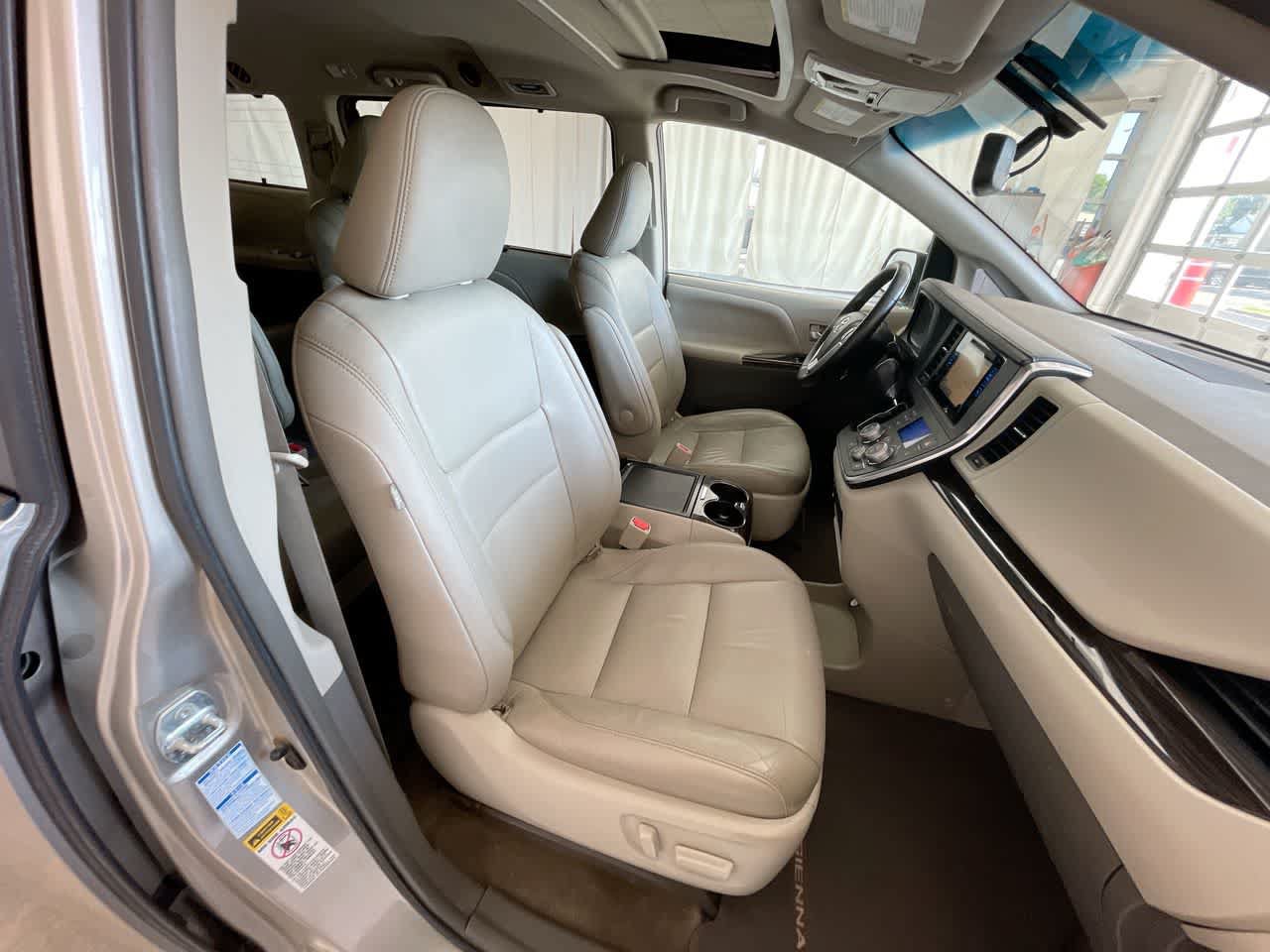 Used 2015 Toyota Sienna XLE w/ XLE Navigation Package AWD/4WD image 26