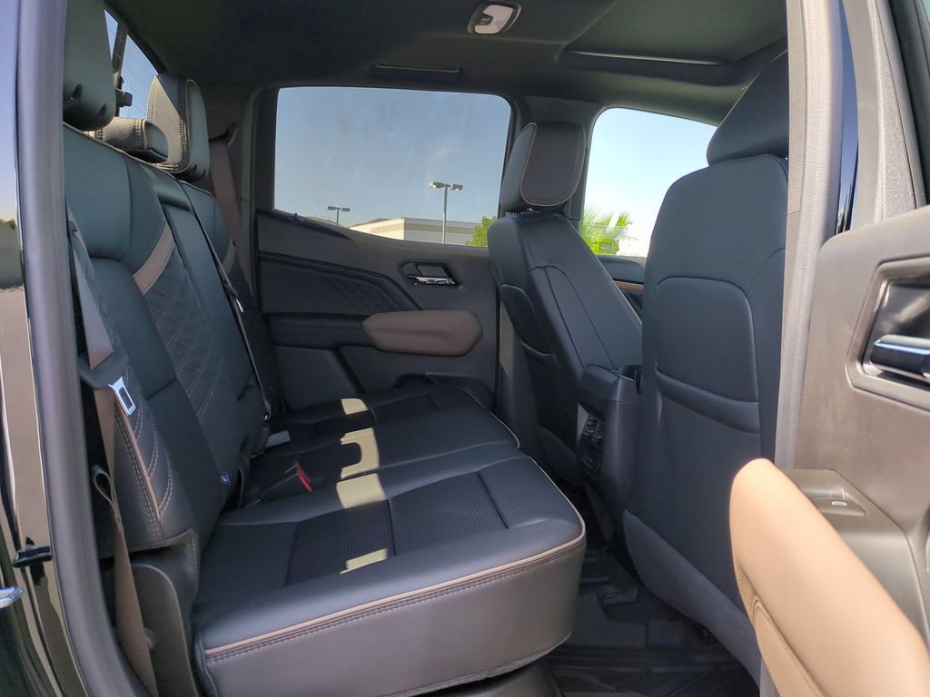 New 2026 GMC Canyon Denali w/ LPO, Denali Black Edition AWD/4WD image 32