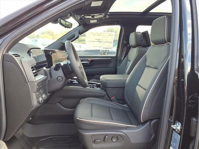 New 2026 Chevrolet Suburban Premier image 8