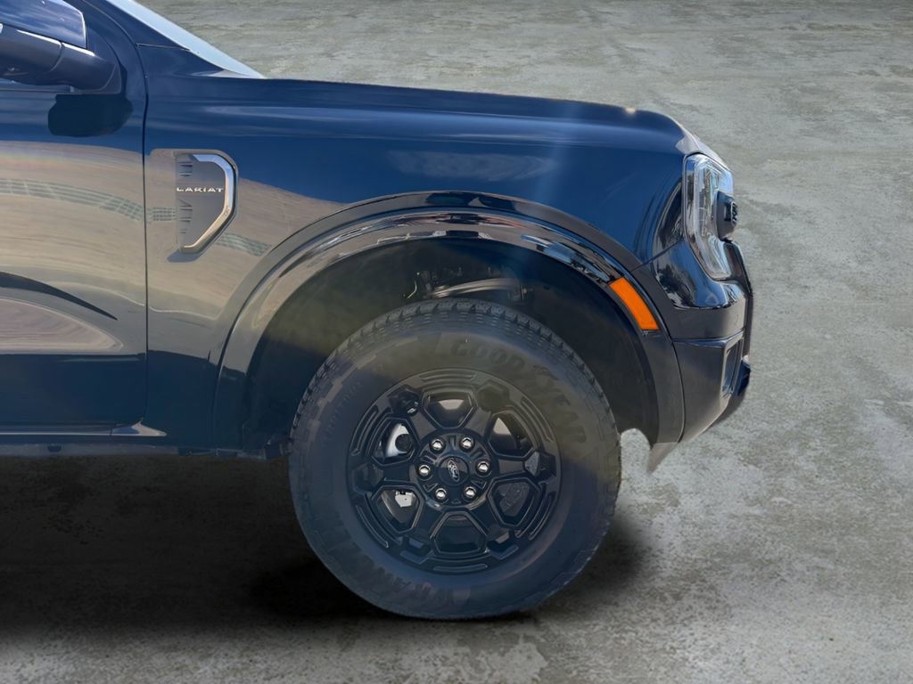 Used 2025 Ford Ranger Lariat w/ Black Appearance Package AWD/4WD image 9