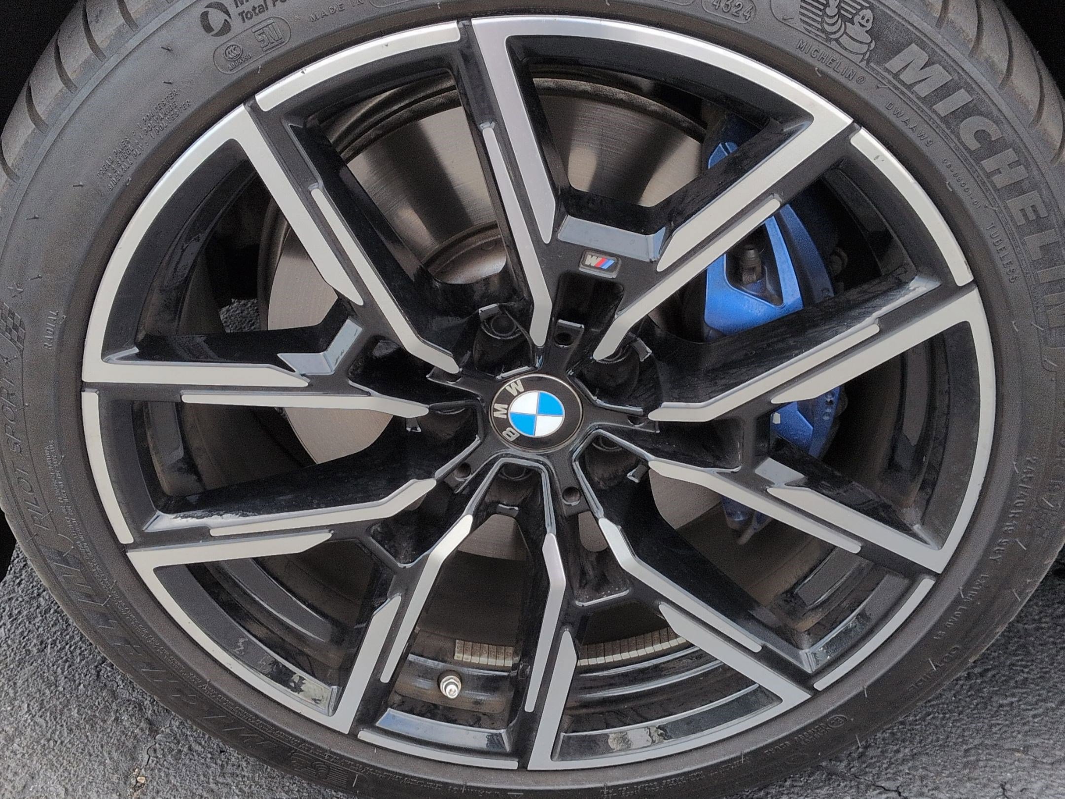 Certified 2025 BMW i4 eDrive40 w/ M Sport Package RWD image 13
