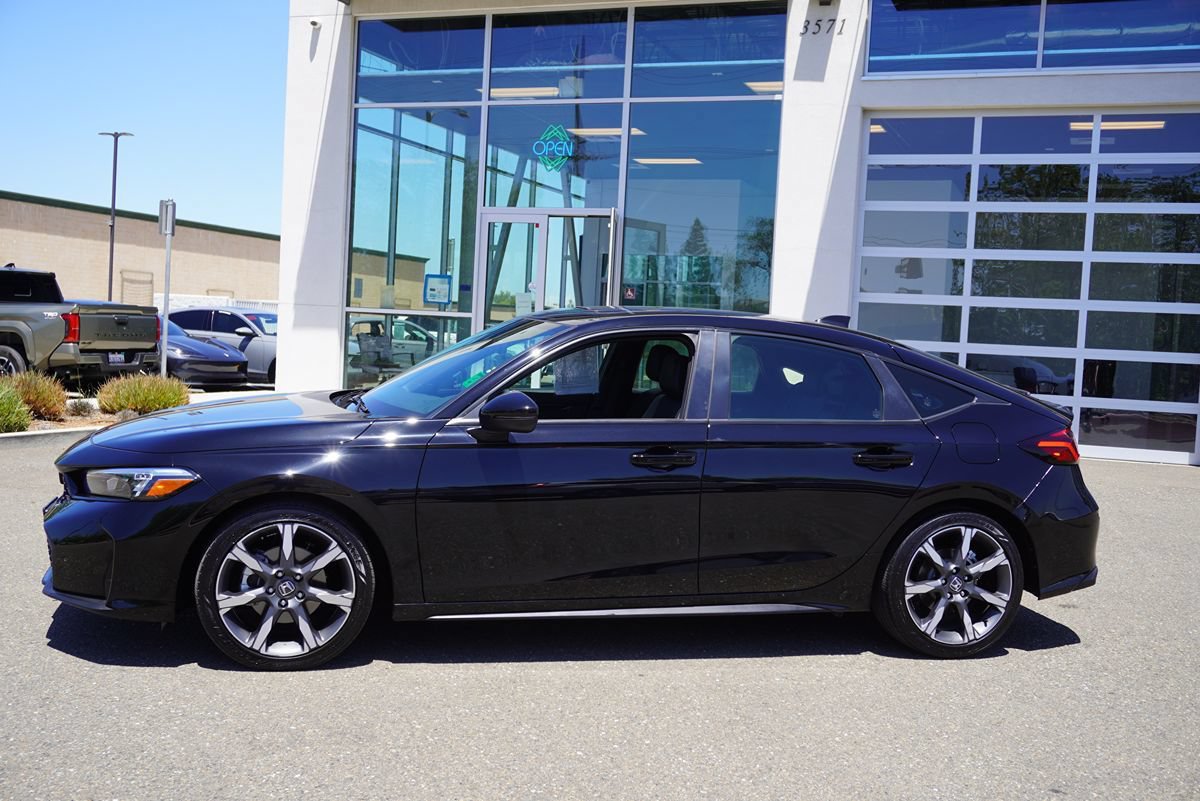 Used 2025 Honda Civic Sport Touring image 3