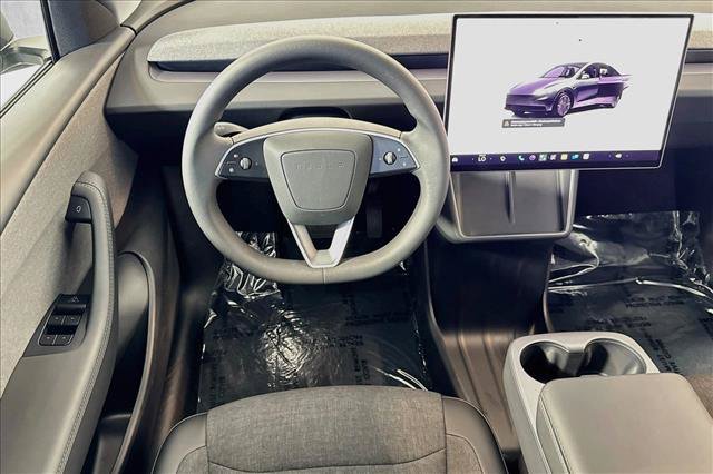 Used 2026 Tesla Model Y AWD image 18