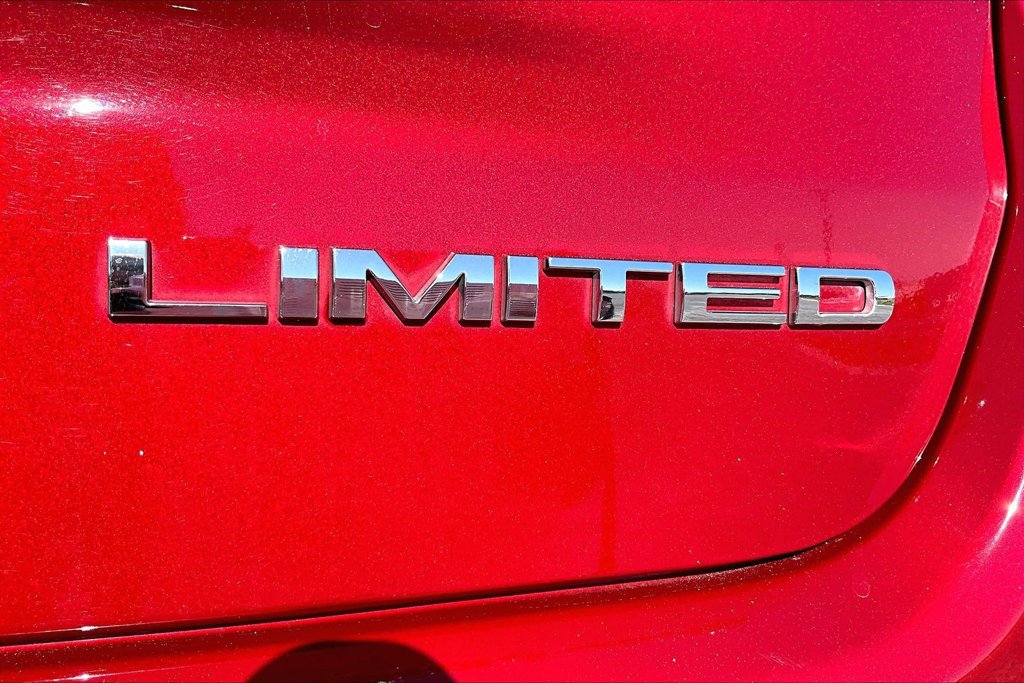 Used 2025 Jeep Compass Limited AWD/4WD image 8