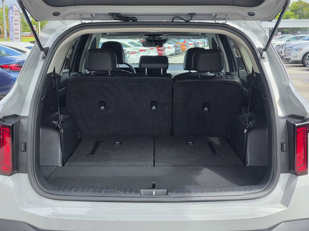 Used 2025 Kia Sorento S w/ Panoramic Sunroof Package image 9
