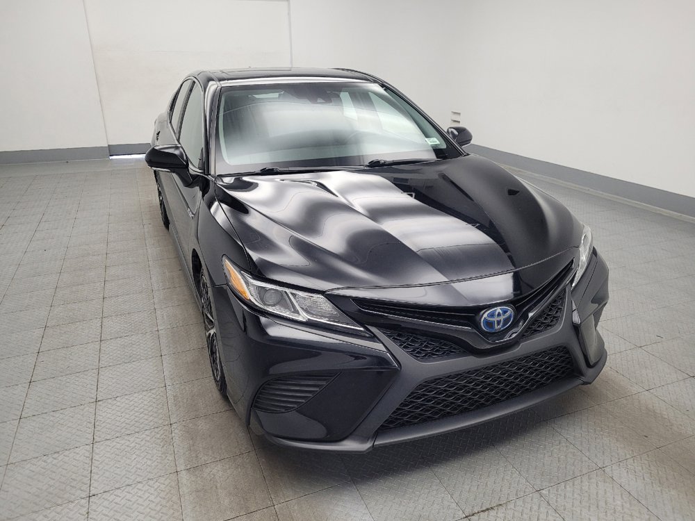 Used 2019 Toyota Camry SE w/ Sunroof Package FWD image 14