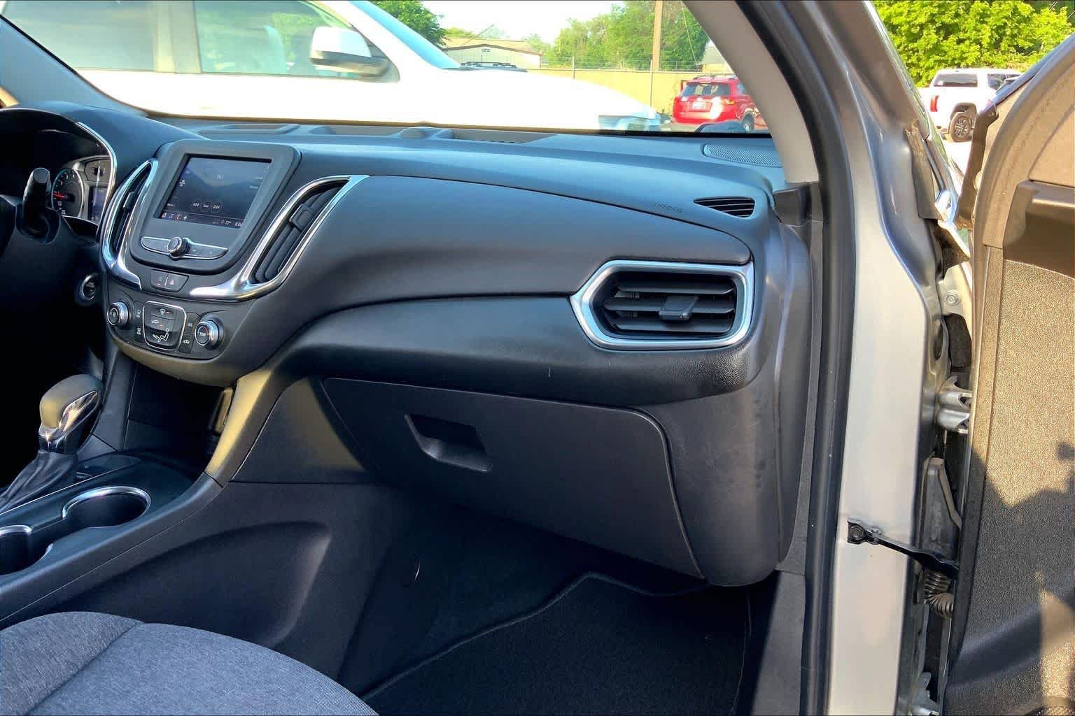 Used 2023 Chevrolet Equinox LT FWD image 18