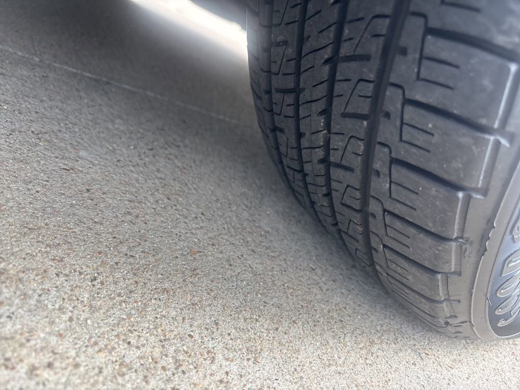 Used 2022 Toyota Corolla LE image 5