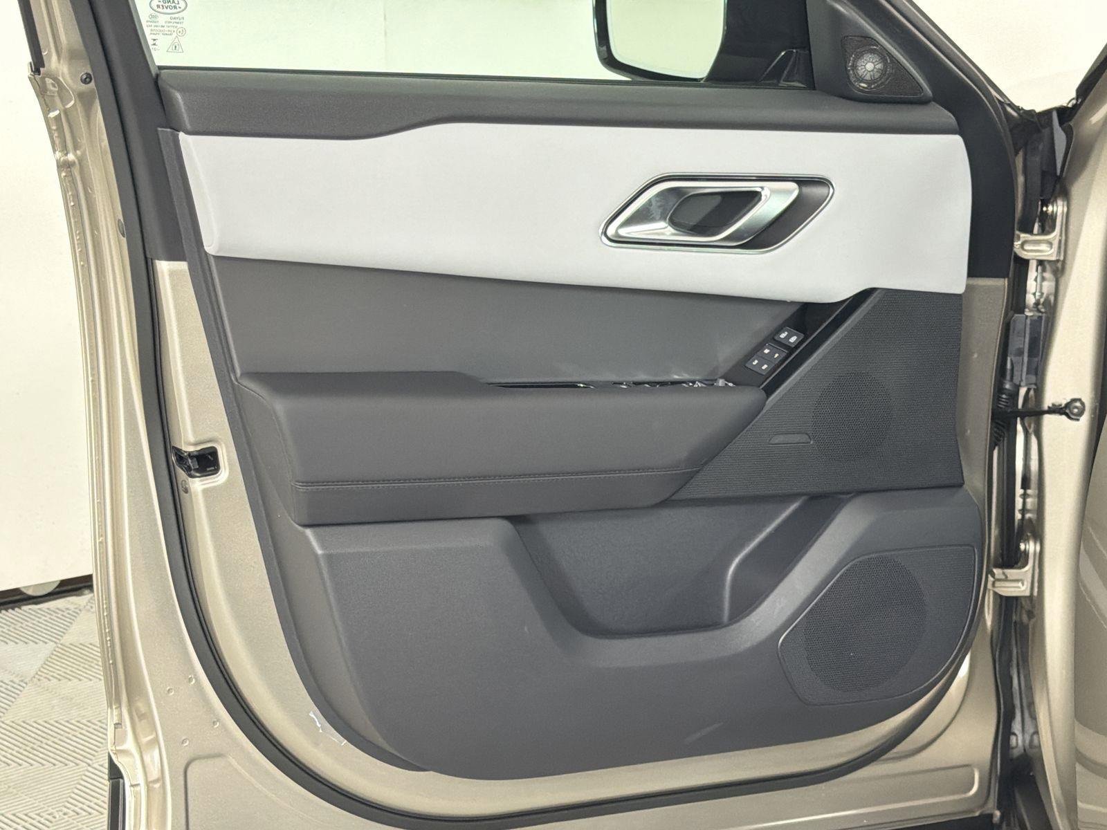 New 2026 Land Rover Range Rover Velar S image 21