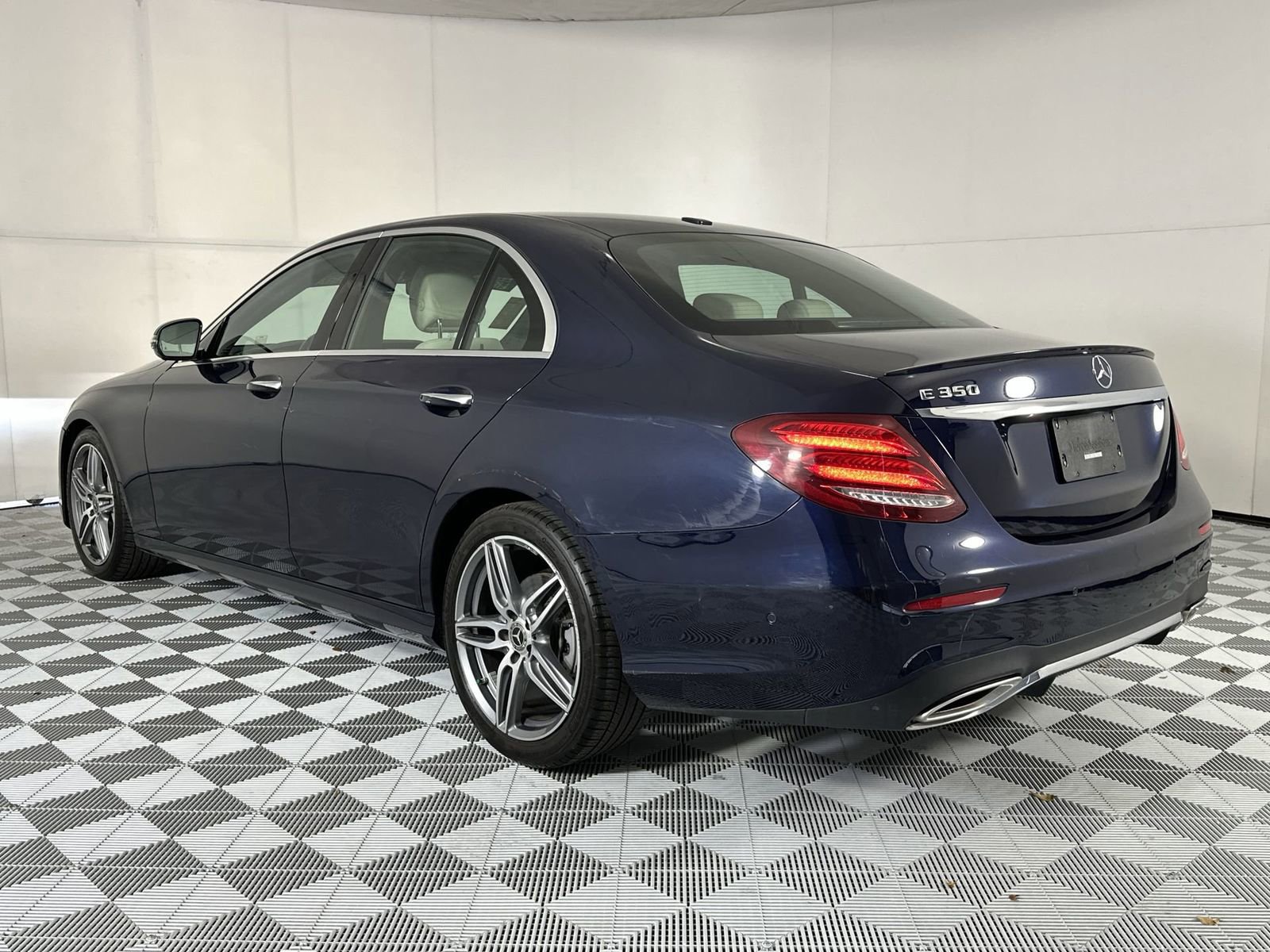Used 2020 Mercedes-Benz E 350 Sedan image 6