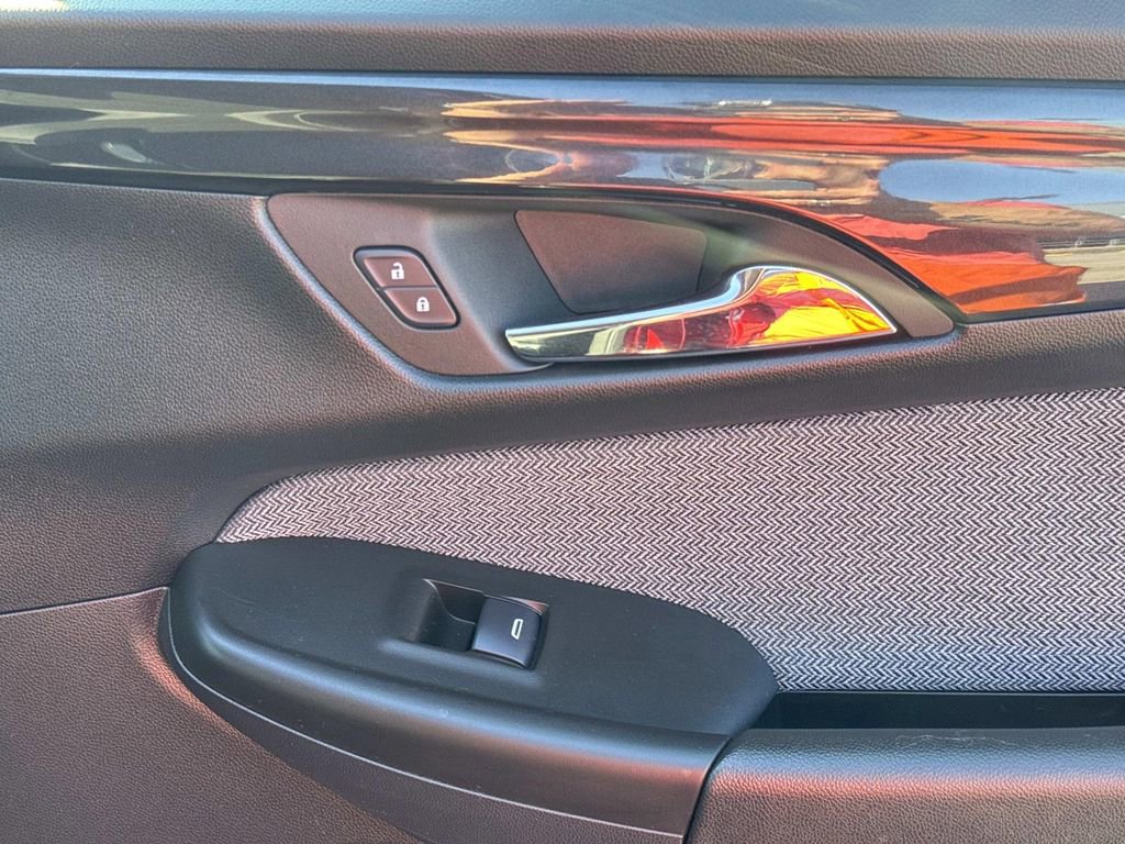 Used 2025 Chevrolet TrailBlazer LT image 14