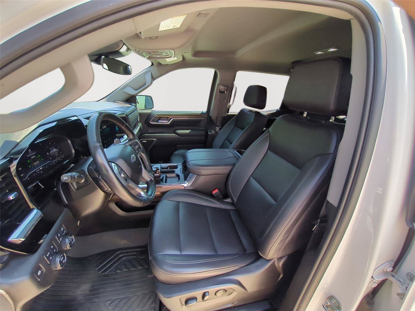 Used 2024 Chevrolet Silverado 1500 RST AWD/4WD image 16