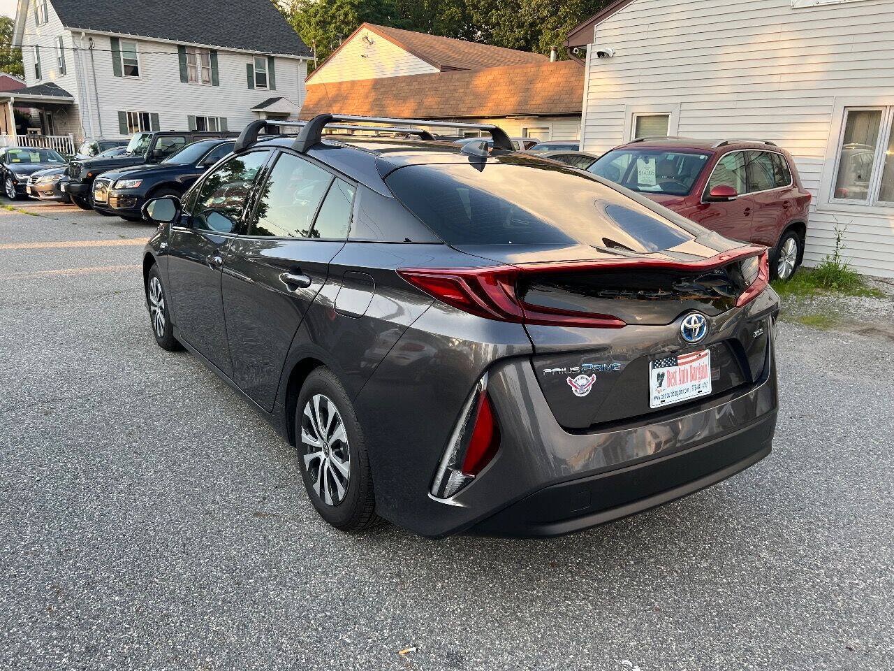 Used 2020 Toyota Prius Prime XLE FWD image 8