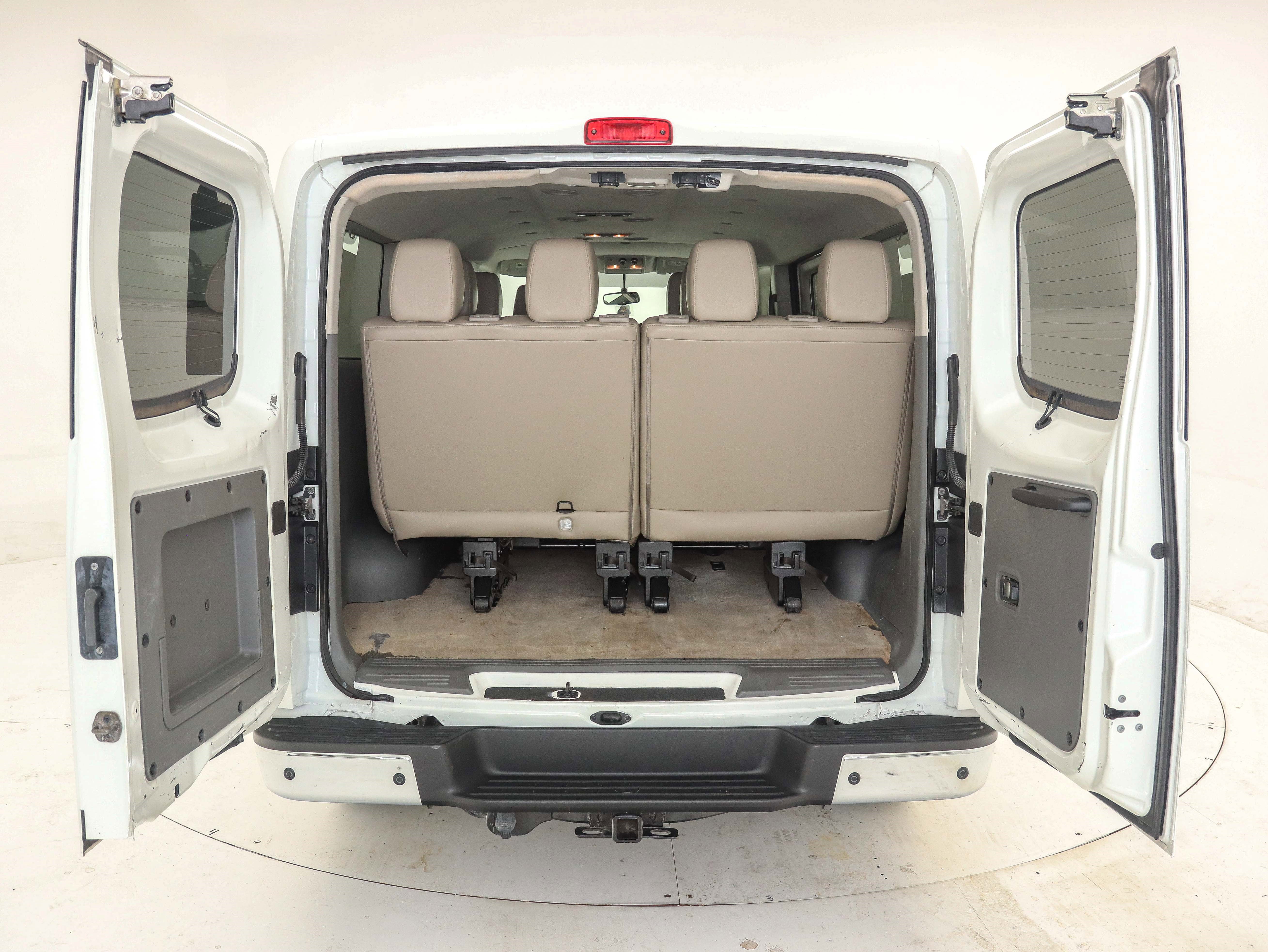 Used 2016 Nissan NV 3500 SL image 10