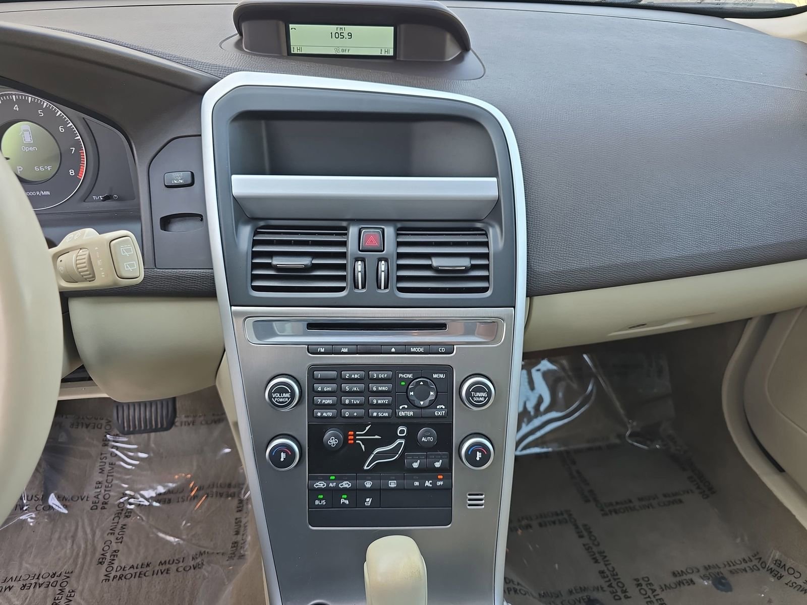 Used 2011 Volvo XC60 3.2 R-Design image 24