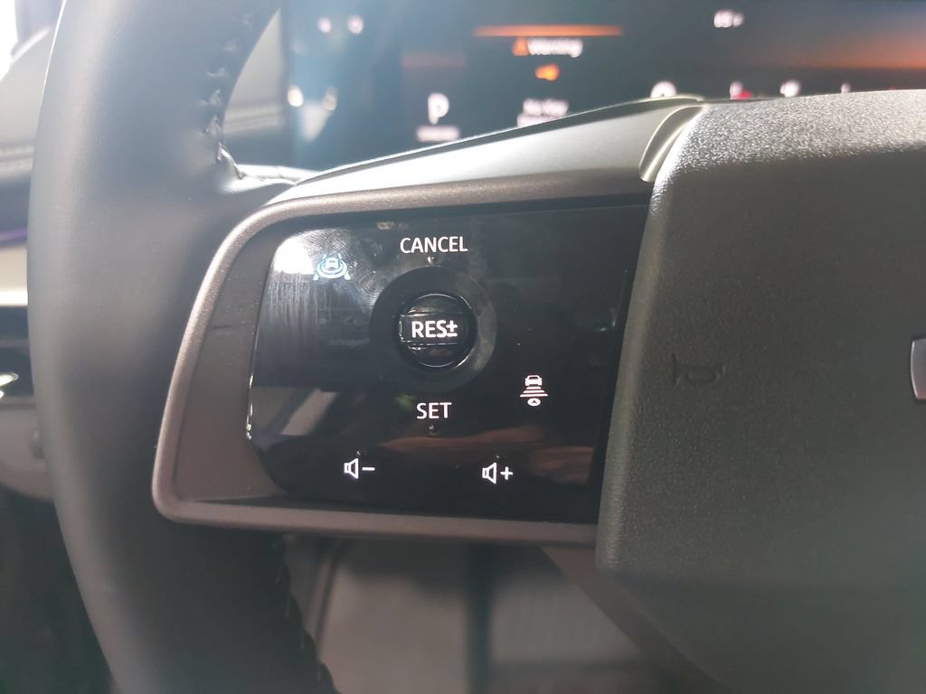 Certified 2025 Nissan Murano SL w/ Cargo Package AWD/4WD image 17