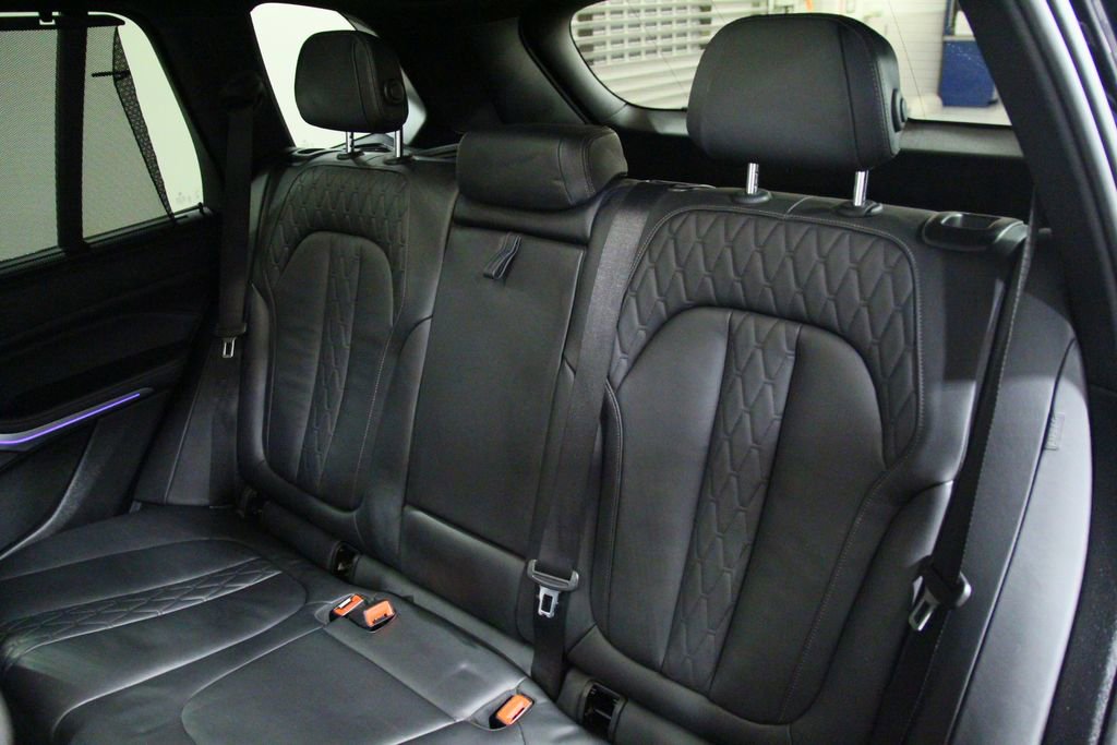 Used 2020 BMW X5 M50i w/ Premium Package AWD/4WD image 29