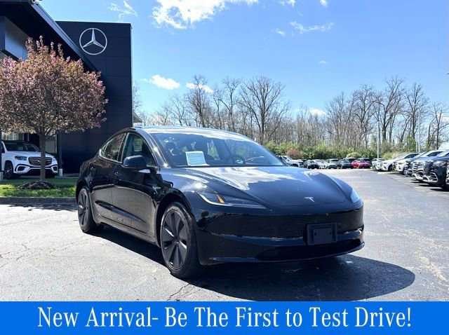 Used 2024 Tesla Model 3 Standard Range image 1