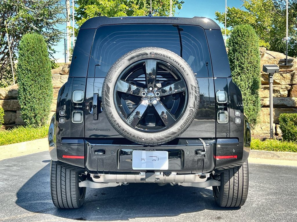 New 2026 Land Rover Defender 110 X-Dynamic SE AWD/4WD image 4