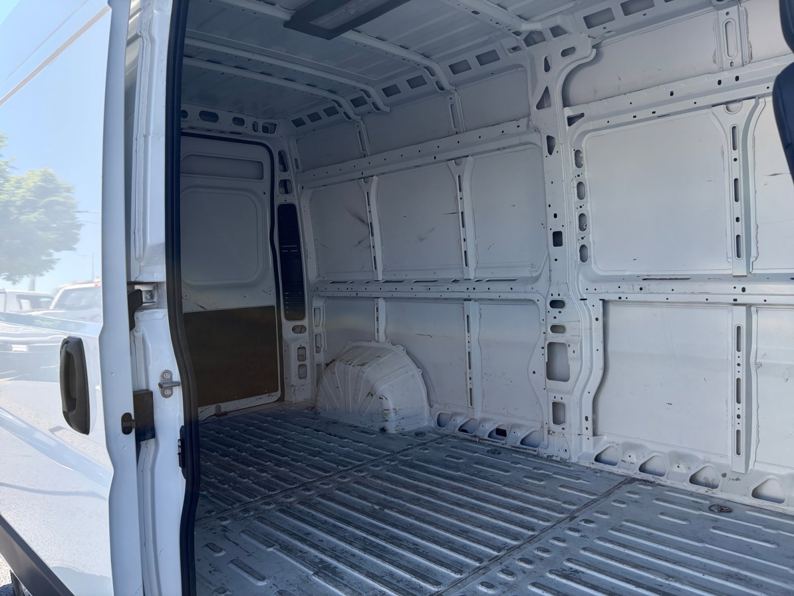 Used 2024 RAM ProMaster 2500 w/ Convenience Group FWD image 30