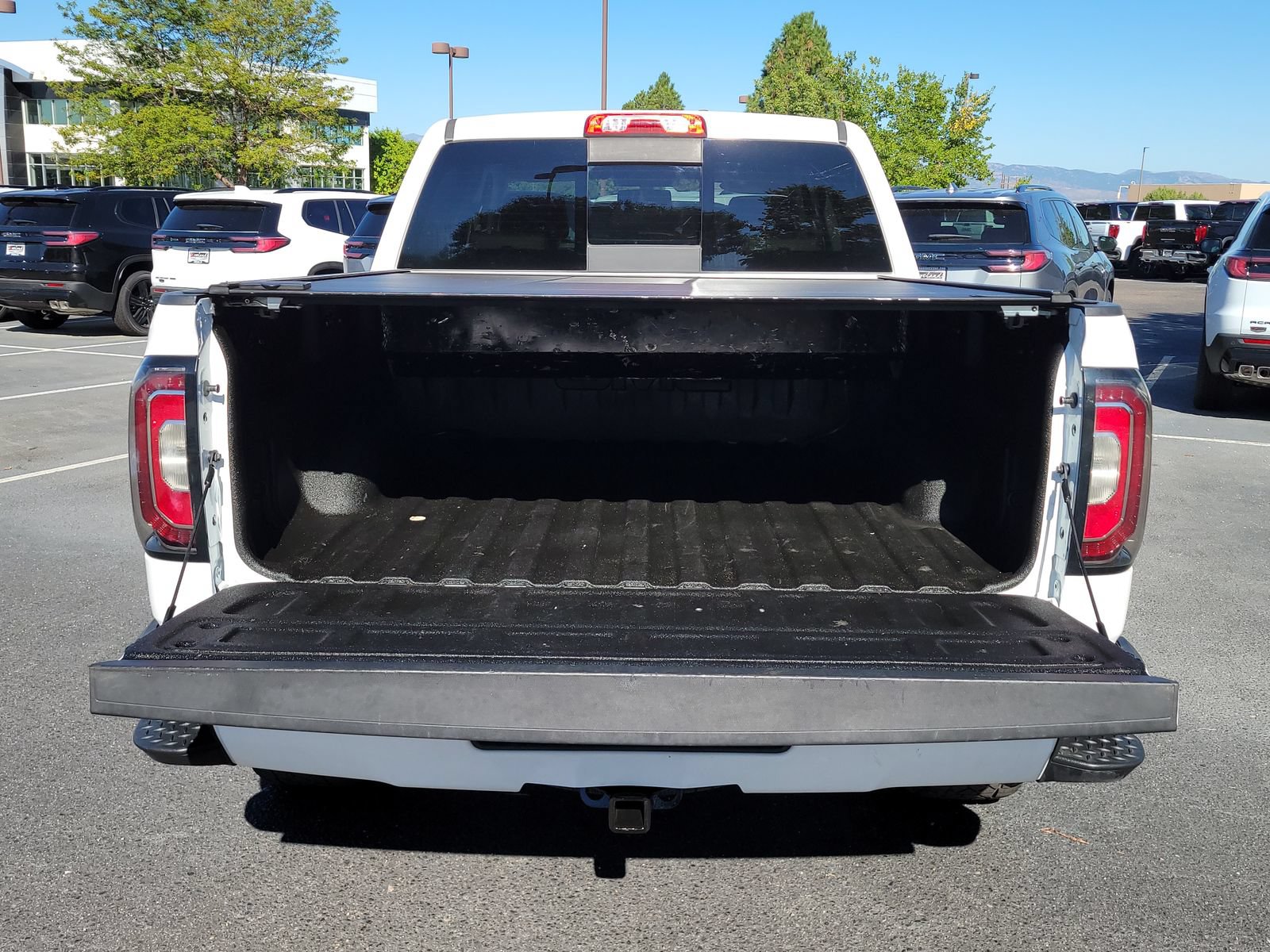 Used 2018 GMC Sierra 1500 SLT AWD/4WD image 12
