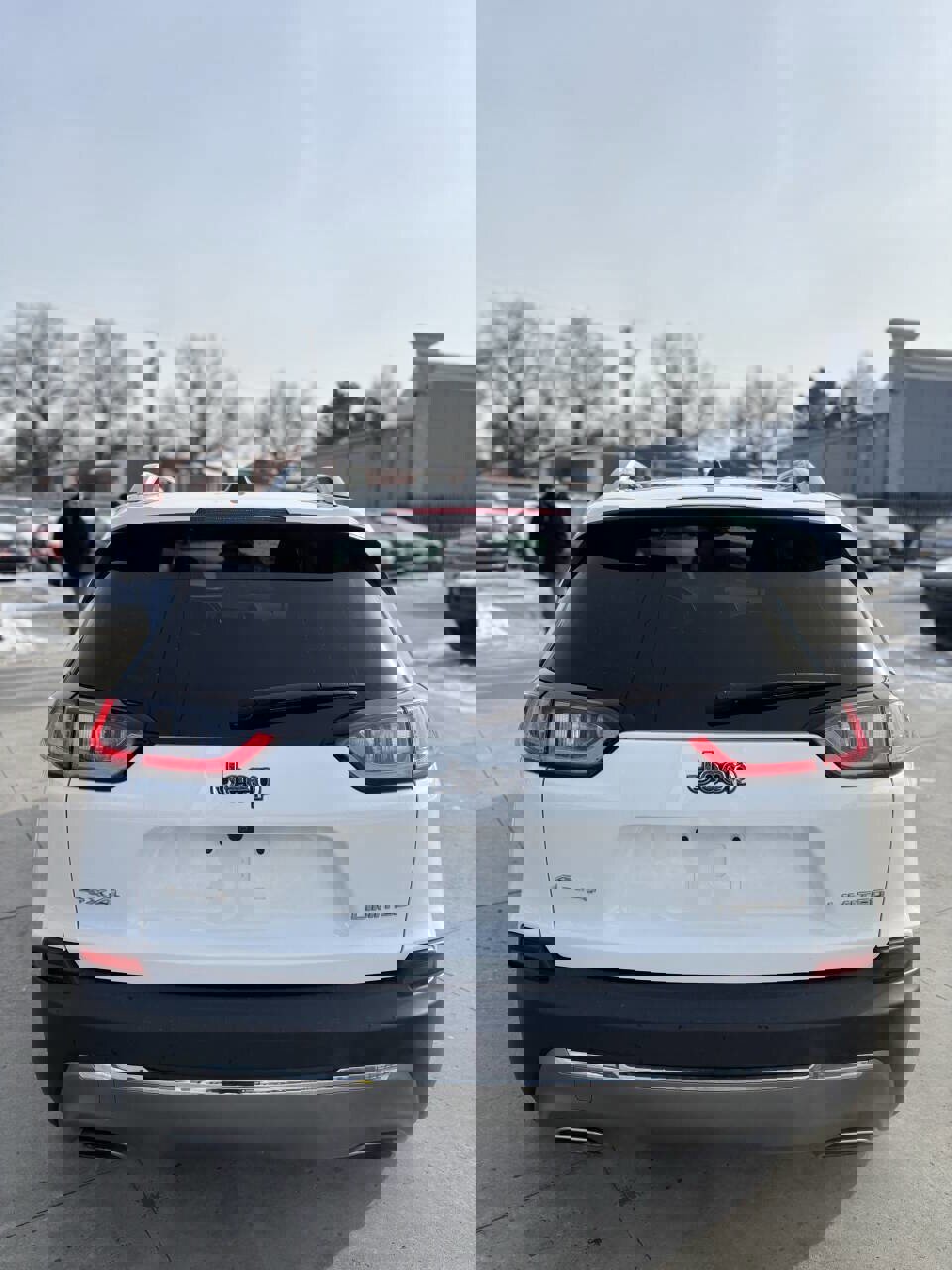 Used 2019 Jeep Cherokee Limited image 4