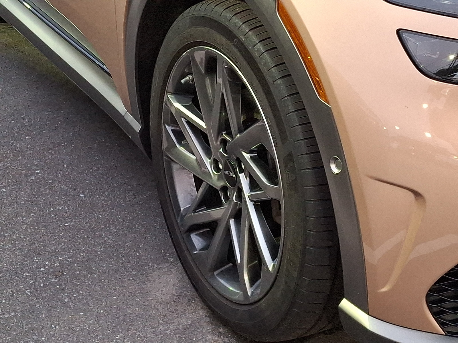 Certified 2023 Genesis GV60 Advanced AWD/4WD image 10