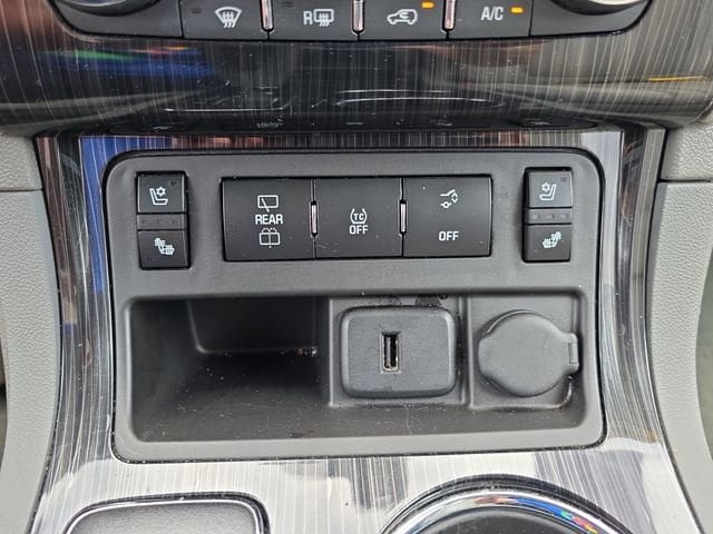Used 2017 Chevrolet Traverse Premier FWD image 26