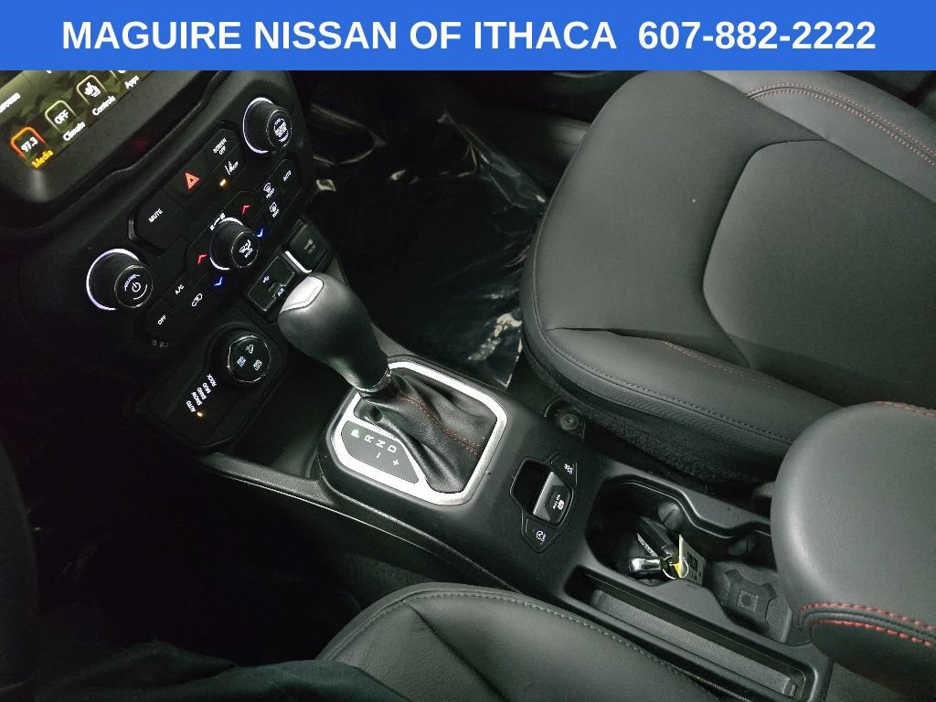 Used 2023 Jeep Renegade Trailhawk w/ Trailhawk Elite Group AWD/4WD image 27